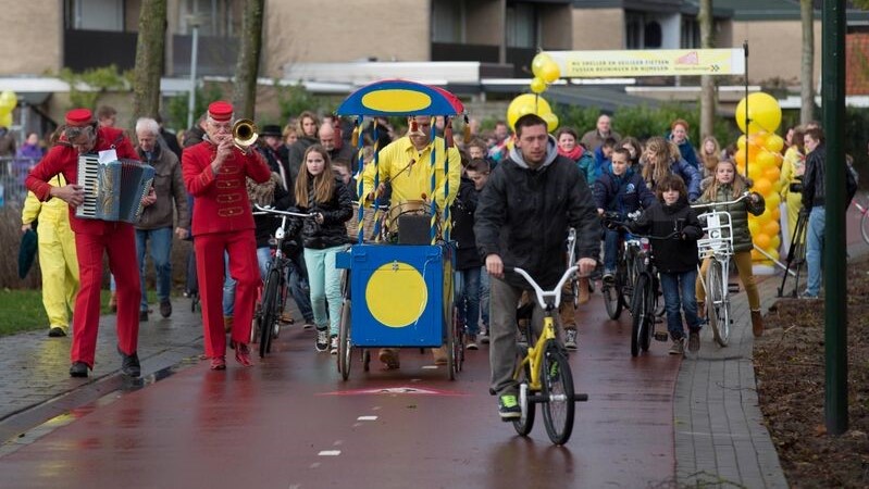 Opening party of the cycle highway near the school De Hoeven in 2015.