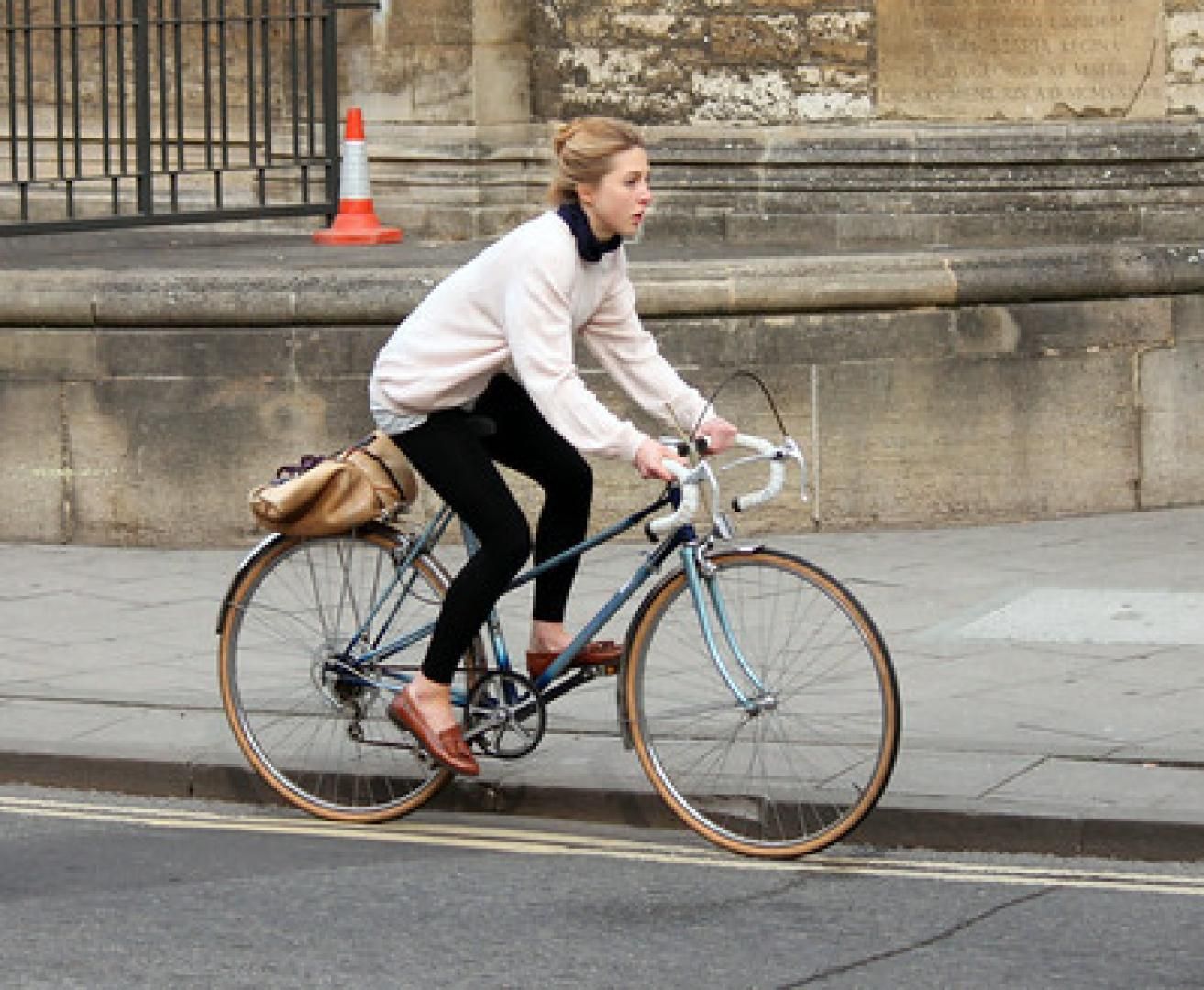 Tejvan Pettinger Cycling Oxford (CC BY 2.0)
