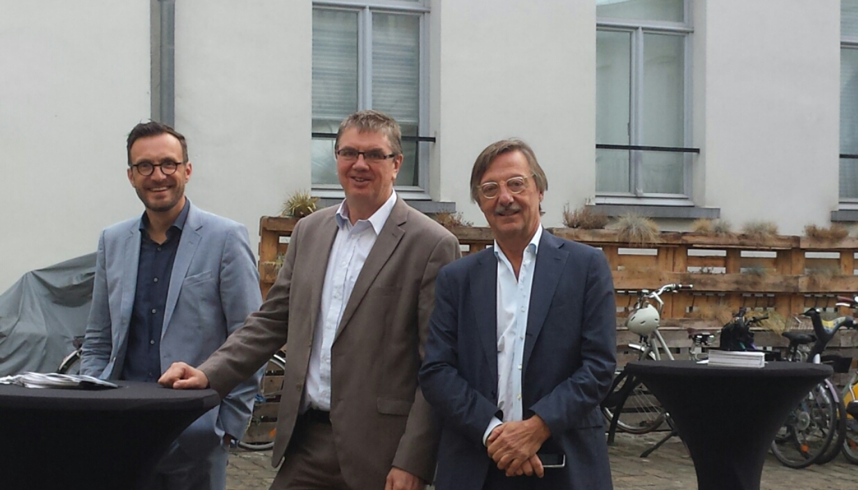 Pascal Smet (Brussels region), Bernhard Ensink (ECF), Alain Flausch (UITP)