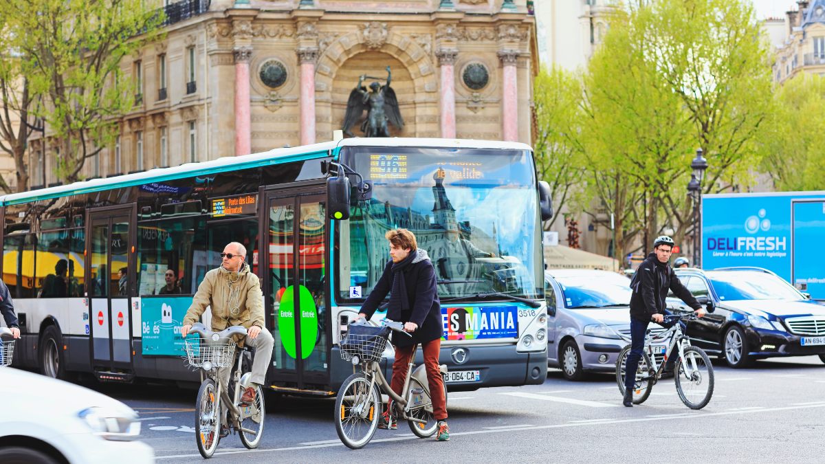 Alternative transport modes such as walking, cycling and public transport will be encouraged. 